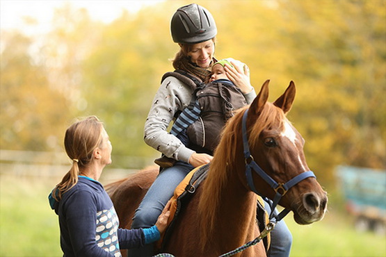Aliana Mueller - Mom-Baby Riding